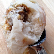 Peaches 'n Caramel Oat Streusel Ice Cream