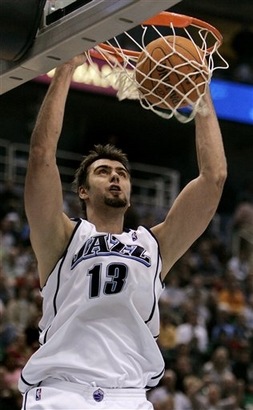 [capt_0c453033559847cda16595fb510da5e6_clippers_jazz_basketball_slcc107[8].jpg]