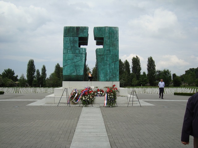 [Vukovar 016[4].jpg]