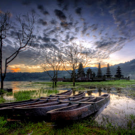 Tamblingan Lake by Made Suwita - Landscapes Travel ( bali, lake, sunrise, travel )