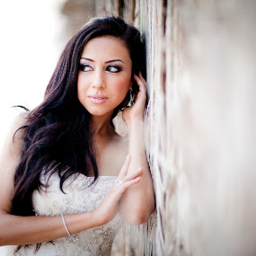 by Simon Charlton - Wedding Bride ( dubai, wedding, bride )
