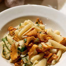 Pasta with Chanterelle Mushrooms