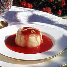 Panna Cotta with Strawberry-Vin Santo Sauce