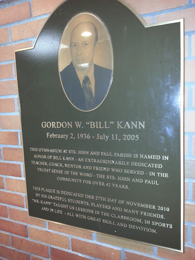 Bill Kann Gymnasium 