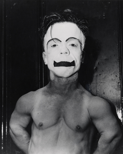Amber Online, AmberOnlineDCWeegee63008.jpg, clown, mime, photo