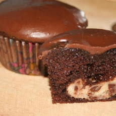 Colorado Mel's Glazed-Chocolate-Cheesecake-Cupcakes