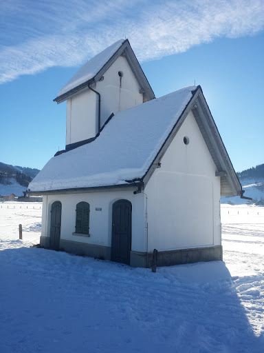 Kleine Kapelle im Hochmoor