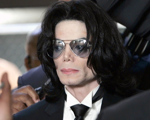 Las gafas de Michael Jackson: los modelos favoritos del Rey del Pop |  Blickers