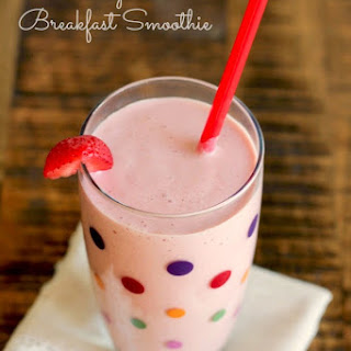 Strawberry Oatmeal Breakfast Smoothie