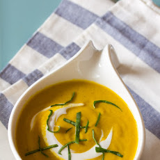 “Bunny-Approved Carrot Soup Recipe”
