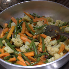 OOLARTHIUTHU (Mixed Vegetable stir - fried in onion – garlic seasoning)