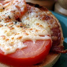 Bacon-Tomato Bagel Melts