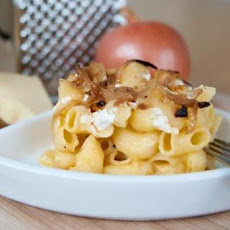 Mena's Baked Macaroni and Cheese with Caramelized-Onion
