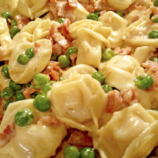 Tortellini With Garlic Cream Sauce