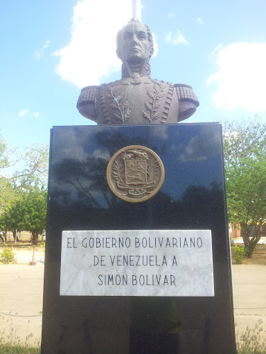 Busto Simón Bolívar Plaza Judibana
