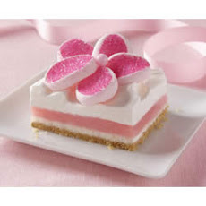 Strawberry Creme Bars with StrawberryMallows Flowers