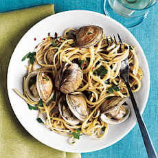 Spiced-Up Linguine with Clams