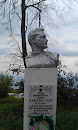 Памятник Лапушкину