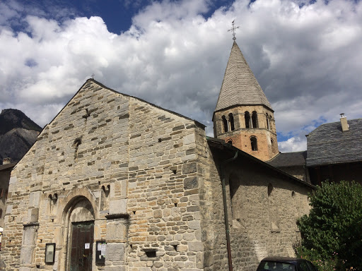 Église Romane St Pierre de Clages
