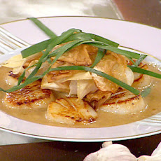 Seared Scallops with Roasted Garlic Cream