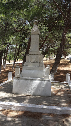 Statue Of Heroes WW1 1912-1920