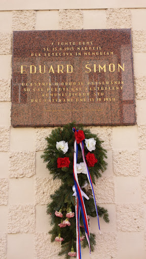 Tady se narodil Eduard Šimon Plk. Letectva