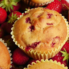 Delicious Low-Fat Strawberry Banana Muffins