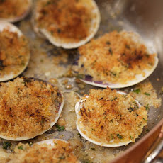 Baked Clams with Italian-Style Breadcrumbs and Horseradish