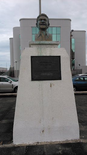 Monumento Lic. Rafael Hernández Ochoa