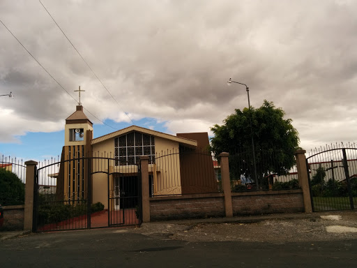 Iglesia El Roble De Heredia