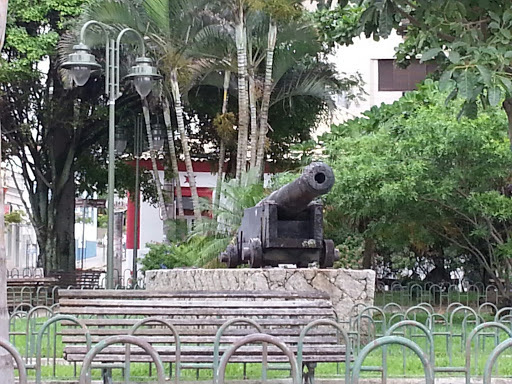 Canhão da Praça Esteves Junior