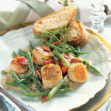 Scallops and Haricots Verts with Creamy Bacon Vinaigrette
