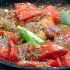 Beef with Scallions, Tomato, and Ginger