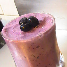 Super Healthy Strawberry & Blueberry Smoothie