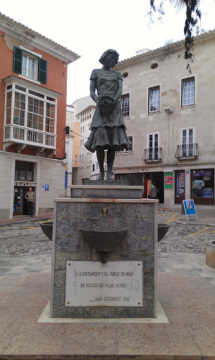 Estatua Pilar Alonso