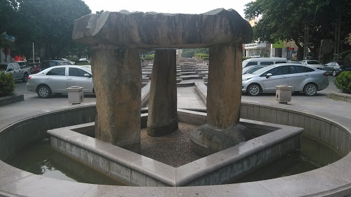 石柱喷泉