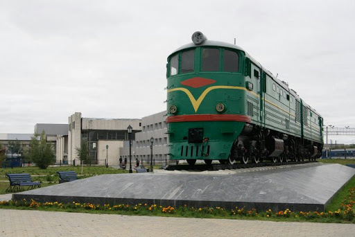 Памятник первому поезду в Сургуте