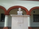 Busto De Benito Juárez