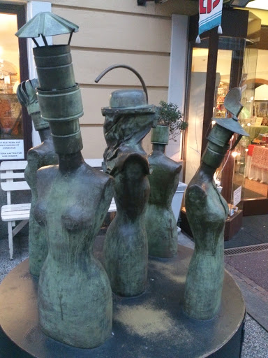 Philipp Statues