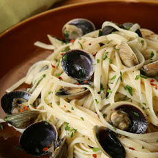 Simple Supper: Linguine with Clams
