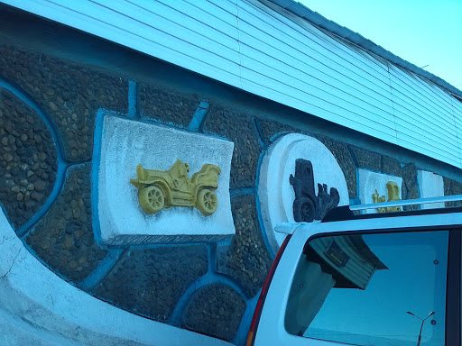 Automobile Relief Wall