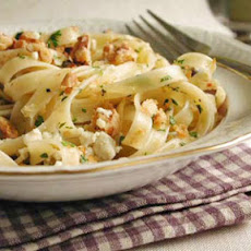 Gorgonzola-Walnut Fettuccine with Toasted Breadcrumbs