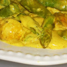 Chicken and Asparagus with Curry Sauce
