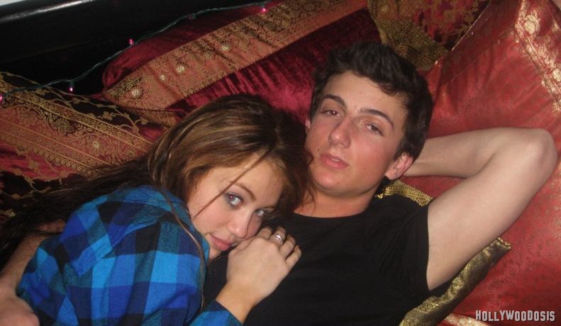 [miley-cyrus01[16].jpg]