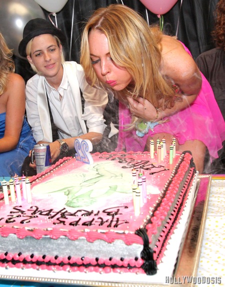 [lindsay lohan festeja[13].jpg]
