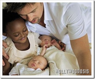 Brad Pitt y los mellizos
