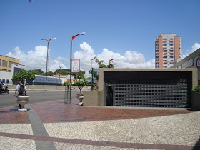 Entrada da Estação subterrânea do Benfica