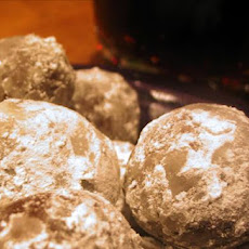 Chocolate Rum Balls (No-Bake)