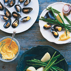 Chilled Mussels with Saffron Mayonnaise