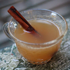 Hot Ginger Apple Cider With Applejack